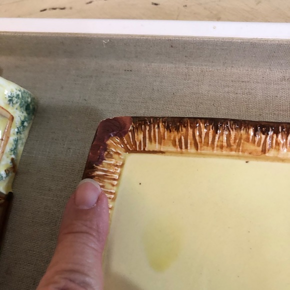 Keele St. Pottery, pre 1947, covered butter or cheese plate - Picture 11 of 12